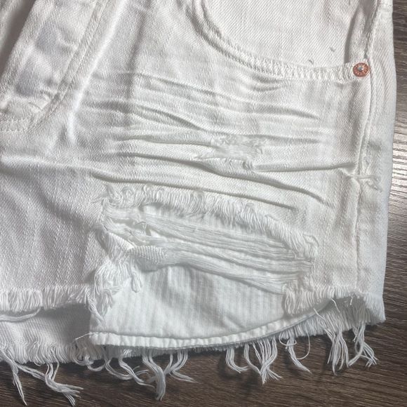 NWT Womens Free People
Loving Good Vibrations Cutoffs Spring White Shorts - Picture 14 of 15